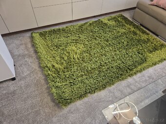 Luxusní zelený koberec - 2