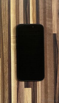 Prodám Apple iPhone 15 128 GB, Black (černý), baterie 89%, n - 2