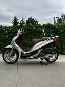 Skútr Piaggio Medley 150 - 2
