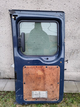 Levé zadní kufrové dveře Ford Transit - 2