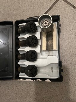 Bmw pojistné šrouby - 2