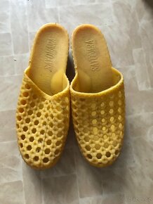Žluté gumové boty - 2