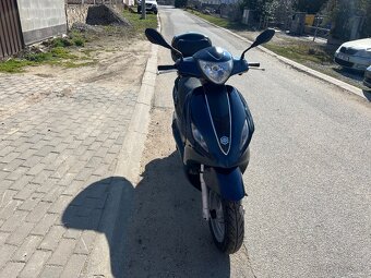 Piaggio new fly 125 - 2