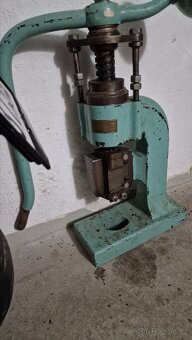 Šroubový lis - malý - 2