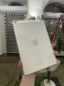 iPad 9 + LTE Top - 2