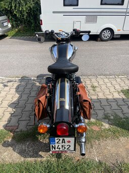 Royal Enfiled Classic 500 - 2
