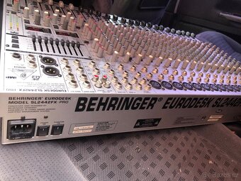 mix pult berhnger a sctiv basaky - 2