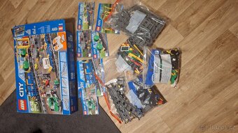 Lego nákladní vlak 60052 - 2