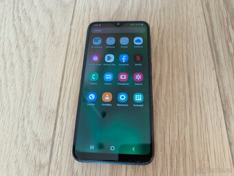 Samsung Galaxy A20e-5.8"HD+/3GB/32GB/NFC/Dual SIM+SD trislo - 2