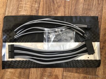 Prodlužovací kit 24-pin ATX kabel 30cm černo-stříbrná - 2