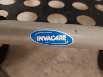 INVACARE kvalitní skládací chodítko do 130kg - 2