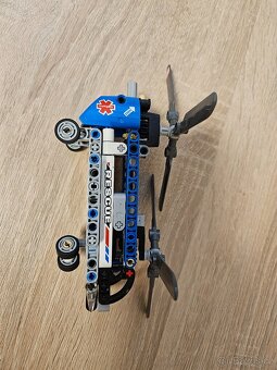 LEGO Technic 42020 Helikoptéra se dvěma rotory - 2