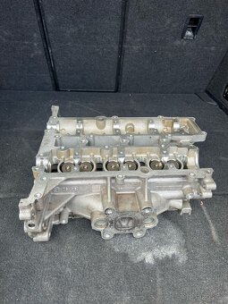 Prodám hlavu na ford focus 2014r.v 1.0 74kw - 2