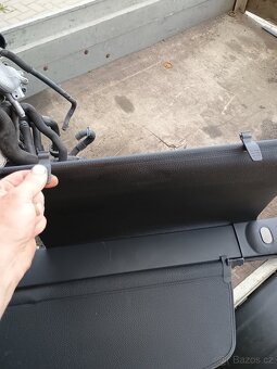 Prodám roletu kufru na vw Touareg 7P - 2