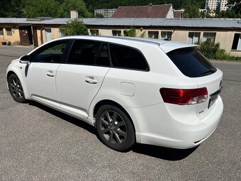 Toyota Avensis combi 2,2D - 2