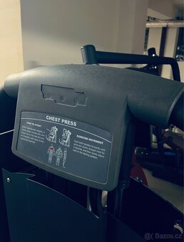 Fitness Stroj - Hrudník - Zánovní. - 2