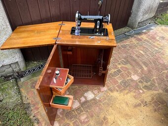 Prodám funkční zachovaly šicí stroj Minerva - 2