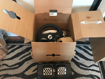 Playstation2, volant z pedály - 2