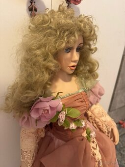 Sběratelská značená porcelánová panenka - 2