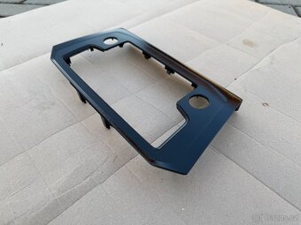 Černý rámeček autorádia pro VW Passat B8 (2015–2020 - 2