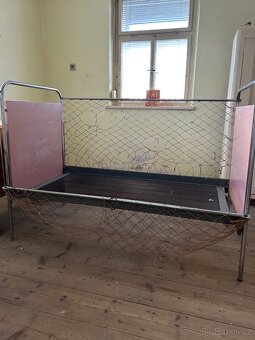 Kovová dětská postýlka - 2