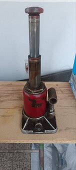 Hydraulický zvedák,hever, panenka - 2