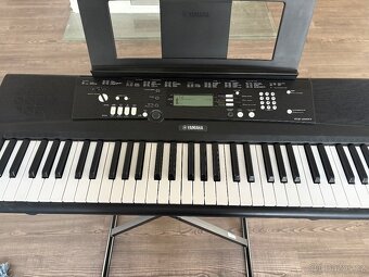 Keyboard YAMAHA EZ-220+stojan+taška - 2