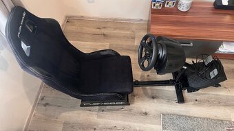 Playseat a Thrustmaster T300 - 2
