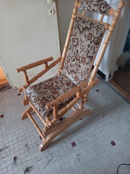 Houpací kreslo - 2