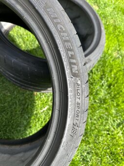 Michelin Pilot sport 4 255/35 R19 - 2