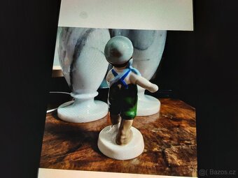 Stará porcelánová figurka - 2