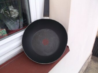 Velká hlubší pánev TEFAL. - 2