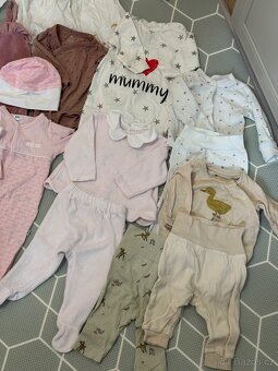 Sada oblečení pro holčičku 3–6 měsíců. - 2