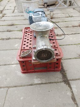 Elektrický řeznicky mlýnek 32 - 2