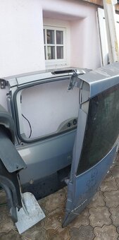 Zbytek dílů na Renault Espace IV 2.2dci,cena 2000 kč za vše - 2