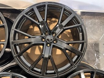 original audi q8 sq8 r22 5x112 4M8601025CP - 2