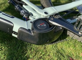 KARBONOVÝ KRYT MOTORU FOCUS SAM2 BOSCH 2020-2022- FOCUS JAM2 - 2