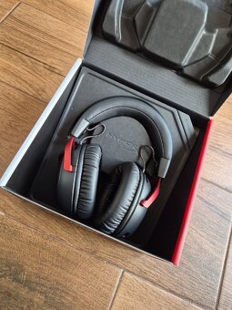 Sluchátka Headset HyperX Cloud III Wireless - černý/červený - 2