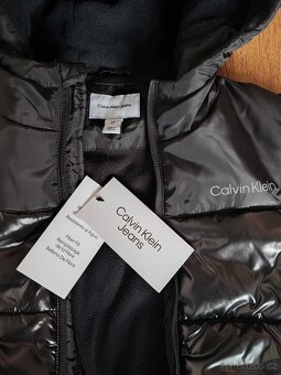 Calvin Klein dětská zimní bunda 3Y - 2