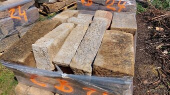 Pískovce a cihly - 2