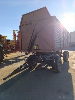 Nákladní traktorový přívěs - silážní - 2