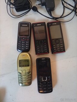 Staré mobilní telefony - 2