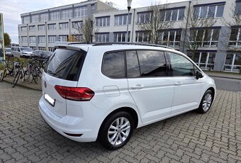 VW Touran 1.5TSi EVO 110kw Highline najeto jen 43 000km - 2