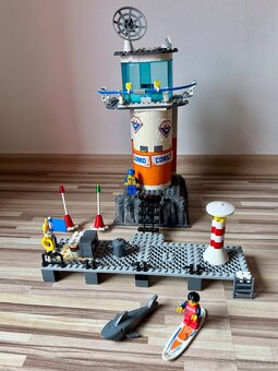 LEGO City 7739 Pobřežní hlídka Hlídkový člun a věž - 2