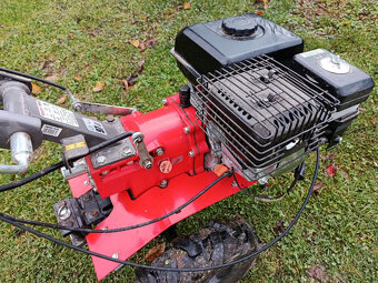 Kultivátor Hecht s příslušenstvím - 2