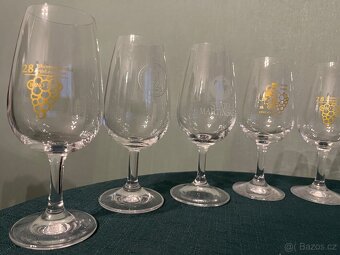 Sklenice na vysokých stopkách - 2