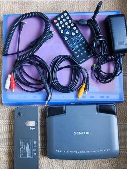 Přenosný DVD/CD přehrávač se 7" monitorem SENCOR - 2