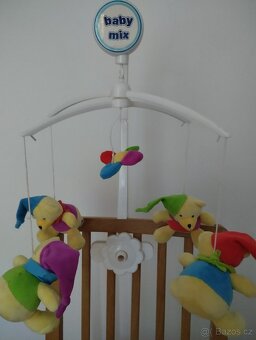 Kolotoč nad postýlku - 2