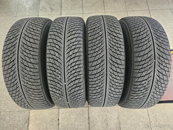 225/60 R18 - 2