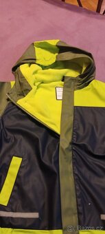 Nepromokavá bunda vel. 116/122 - 2
